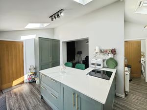 Kitchen/Diner- click for photo gallery